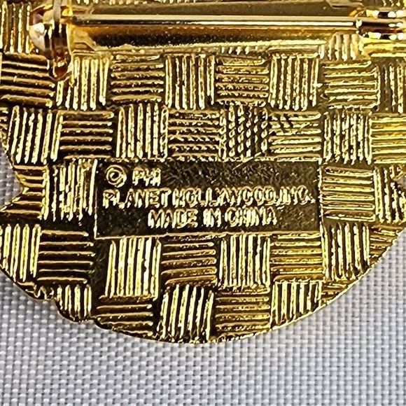 Planet Hollywood New York Vintage Enamel Pin Rare Collector Pin 80s Rare‎ Clean - Picture 8 of 8